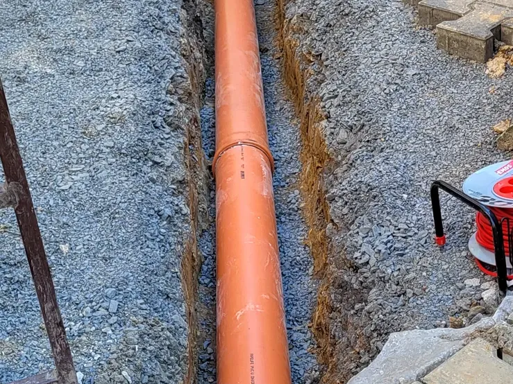 Usazení KG potrubí ve výkopu